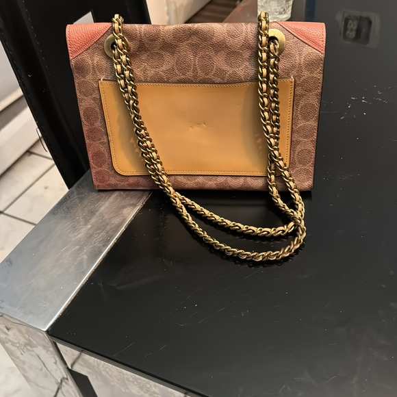 Coach - Picture 5 of 7